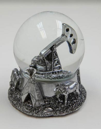 Pumpjack snowglobe